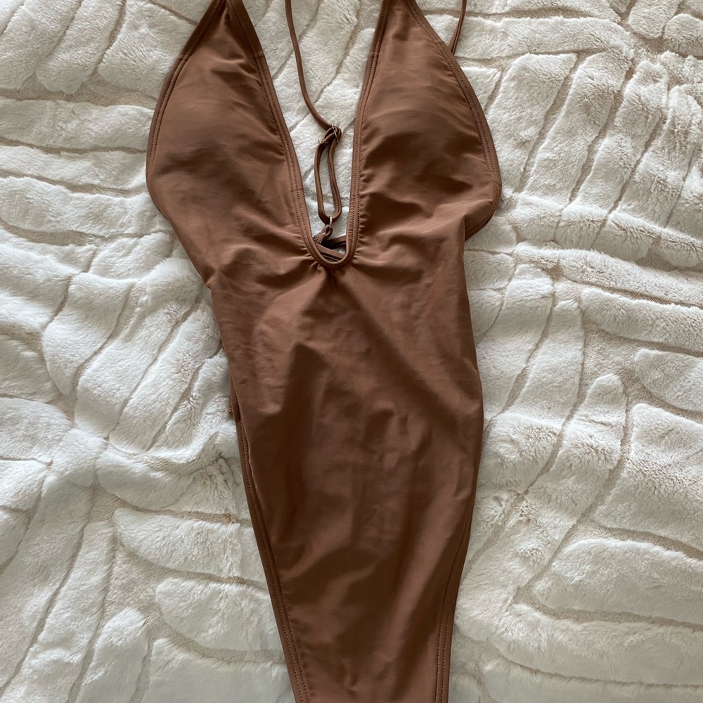 Matte Collection Swim - Picture 2 of 4